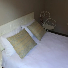 Being Porto Hostel Стандартный номер с двуспальной кроватью (общая ванная комната) фото 3
