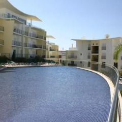 Отель Condominio Encosta Da Orada by Garvetur бассейн