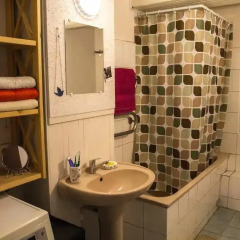 Отель Opera House Hostel Centre Литва, Вильнюс - отзывы, цены и фото номеров - забронировать отель Opera House Hostel Centre онлайн ванная фото 2
