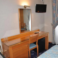 Hotel Grenelle Paris Eiffel Tower 3* Стандартный номер с двуспальной кроватью