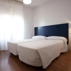 Отель Hostal Santa Isabel Испания, Мадрид - отзывы, цены и фото номеров - забронировать отель Hostal Santa Isabel онлайн комната для гостей фото 2