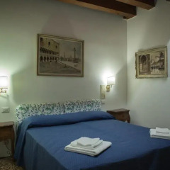 Отель Locanda Ai Santi Apostoli 3* Стандартный номер с различными типами кроватей фото 3