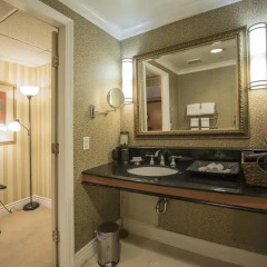 Отель Boutique Downtown Suites - Privately owned Канада, Ванкувер - отзывы, цены и фото номеров - забронировать отель Boutique Downtown Suites - Privately owned онлайн ванная