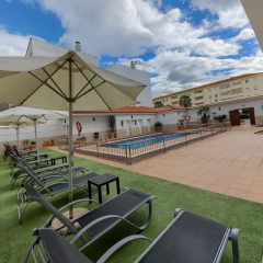 Hotel Apartamentos Loto Conil бассейн