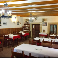 Отель Hostal Restaurante El Chato Эль-Баррако гостиничный бар