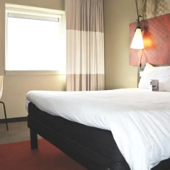 Отель Ibis Paris Porte De Montreuil сейф в номере