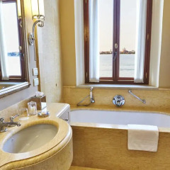 Отель San Clemente Palace Kempinski Venice 5* Люкс повышенной комфортности с различными типами кроватей