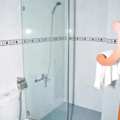 Hoang Duc Hotel 3* Номер Делюкс с различными типами кроватей фото 4