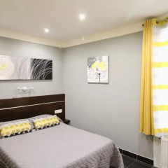 Hotel Des Pyrenees Париж комната для гостей фото 4