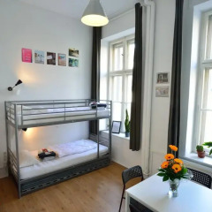 Kiez Hostel Berlin Кровать в общем номере с двухъярусной кроватью фото 3