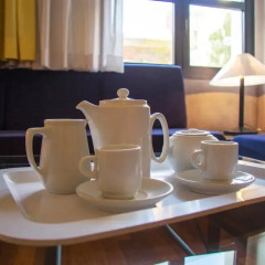 Отель Apartamentos Descartes Барселона в номере