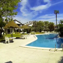 Отель Luxury Costa Dorada –Alorda Park бассейн
