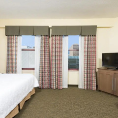 Отель Hampton Inn Indianapolis Downtown Across from Circle Centre 3* Стандартный номер с различными типами кроватей фото 4