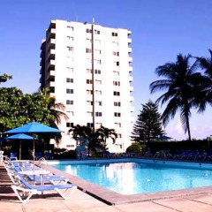 Отель Beach-side condos at Turtle Beach Towers бассейн