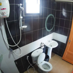 Отель Phongpipat Lanta Mansion 2* Улучшенный номер с различными типами кроватей фото 9