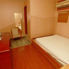 Отель Zhengfu Caotang Decent Inn 2* Стандартный номер с различными типами кроватей фото 8