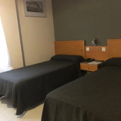 Отель Hostal Lami Стандартный номер с различными типами кроватей фото 3