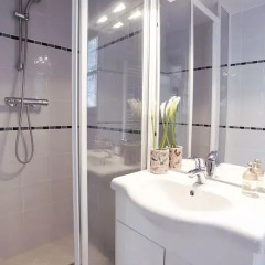 Отель PerfectlyParis Maison in Montmartre ванная