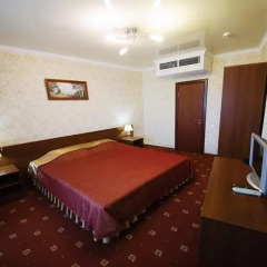 Гостиница Плаза 4* Номер Делюкс двуспальная кровать