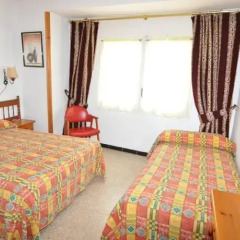 Отель Hostal Can Salvador Курорт Росес комната для гостей фото 2