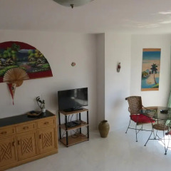Апартаменты View Talay 1b Serviced Apartments Паттайя комната для гостей фото 5