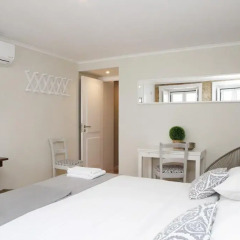 Отель Flores Guest House 4* Номер Комфорт с различными типами кроватей фото 8
