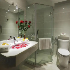 Cosmopolitan Hotel 3* Улучшенный номер с различными типами кроватей фото 4