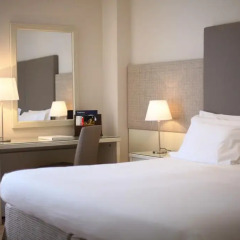 National Hotel 4* Улучшенный номер двуспальная кровать фото 3
