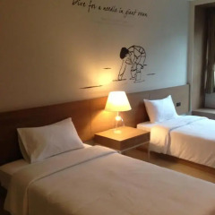 CHERN Hostel Стандартный номер с 2 отдельными кроватями