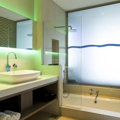 Отель ONE°15 Marina Club Singapore 4* Стандартный семейный номер с различными типами кроватей фото 4