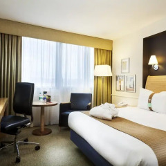 Отель Holiday Inn 3* Представительский номер