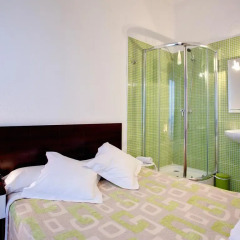 Отель Hostal Besaya Стандартный номер с двуспальной кроватью (общая ванная комната) фото 3