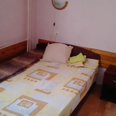 Hostel Enny Стандартный номер с двуспальной кроватью (общая ванная комната)