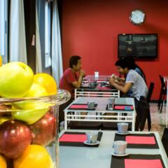 Quart Youth Hostel Валенсия гостиничный бар