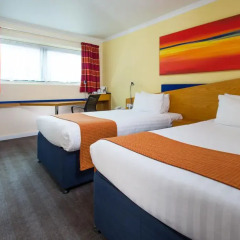 Отель Holiday Inn Express Glasgow City Centre Riverside 3* Стандартный номер с 2 отдельными кроватями