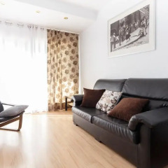 Отель Apartamentos Avenida Gaudi Барселона комната для гостей фото 4