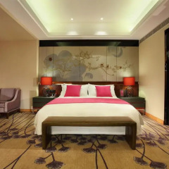 Отель Crowne Plaza Chengdu West Улучшенный номер с различными типами кроватей