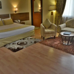 Landmark Plaza Hotel комната для гостей фото 3