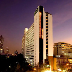 Отель Furama Silom, Bangkok 3* Улучшенный номер с разными типами кроватей фото 4