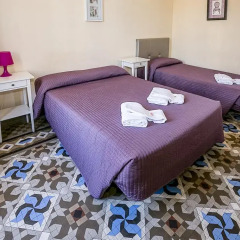 Отель Hostal Balmes Centro Стандартный номер с разными типами кроватей фото 6