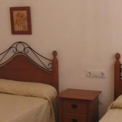 Отель Apartamentos Perez Zara Испания, Кониль-де-ла-Фронтера - отзывы, цены и фото номеров - забронировать отель Apartamentos Perez Zara онлайн комната для гостей фото 3