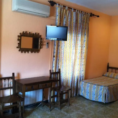 Отель Hostal Paracuellos удобства в номере