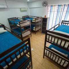 Alice Semporna Backpackers Hostel Кровать в женском общем номере с двухъярусной кроватью фото 5