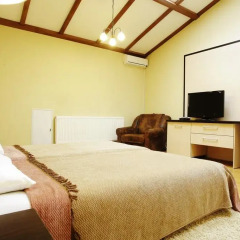 Deluxe Hostel Under The Roof Львов комната для гостей фото 3