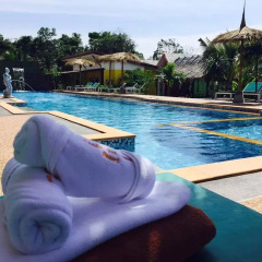 Отель Pinky Bungalow Ланта бассейн