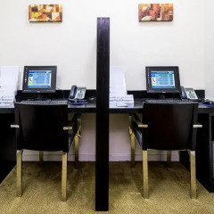 Отель Holiday Inn Express Dubai Airport удобства в номере