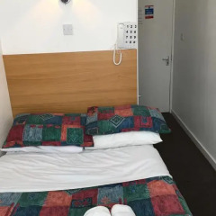 Smiths Hotel 2* Стандартный номер фото 3