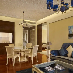 Отель The Reverie Saigon Residential Suites 5* Люкс с различными типами кроватей фото 14