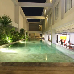 Megaland Hotel бассейн