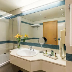 SANA Metropolitan Hotel 4* Стандартный номер с различными типами кроватей фото 4